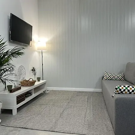 Apartment Con Piscina Climatizada *